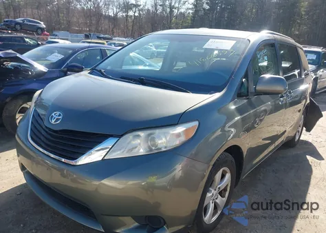 2011 Toyota Sienna Le V6 z USA, uszkodzony, nr VIN 5TDKK3DC0BS052186